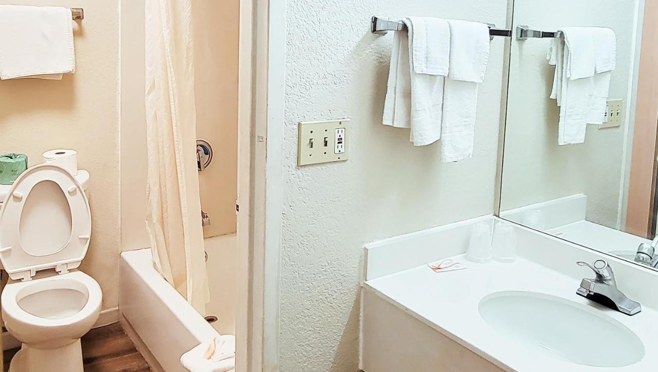 Studios & Suites 4 Less 샬럿 외부 사진
